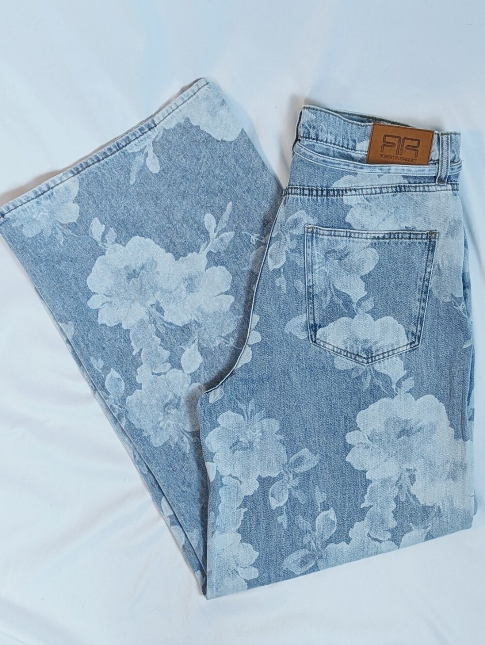 Robert Rodriguez Jeans High Rise Slouchy Wide Leg Rose Bouquet Faded Wash 29 NWT